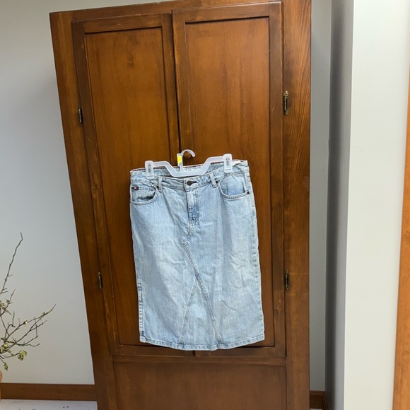 Tommy Hilfiger denim jean rustic pencil skirt “worn in” vintage size10 L26in - Picture 1 of 11
